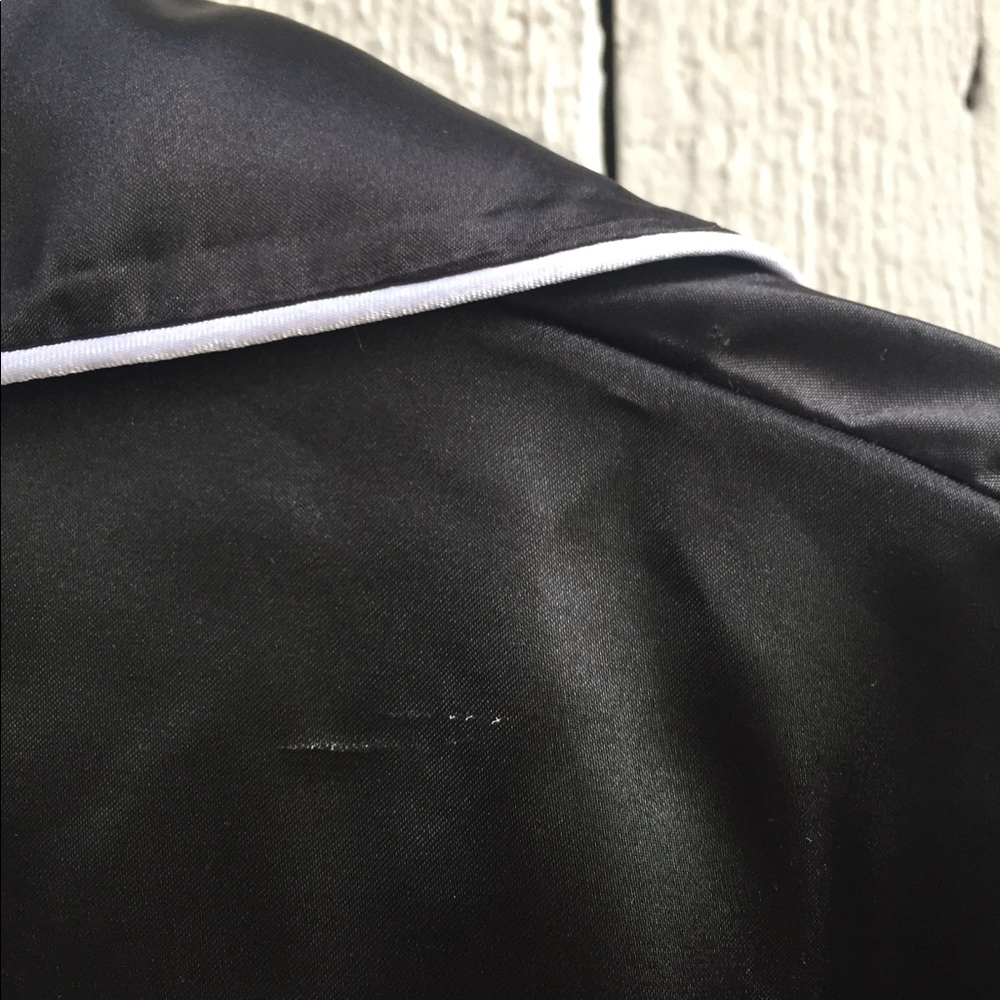 Black Robe - Picture 6 of 7